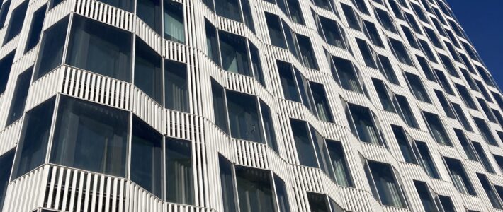Neues Hochhaus am Europaplatz: Nachhaltigkeit auf 22 Etagen erfolgreich zertifiziert Neues Hochhaus am Europaplatz: Nachhaltigkeit auf 22 Etagen erfolgreich zertifiziert